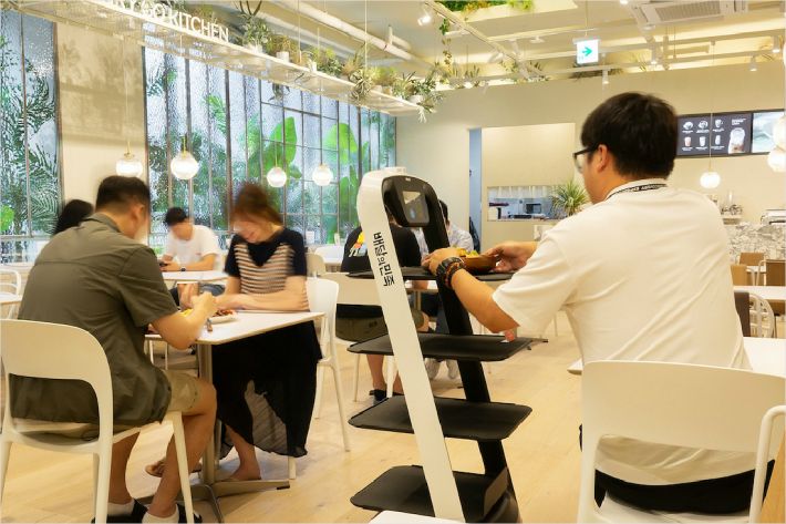 우아한형제들, 자율주행 로봇이 서빙하는 메리고키친 오픈