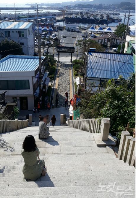 동백꽃 필 무렵 촬영지 포항 구룡포 핫플레이스로 활짝 폈네