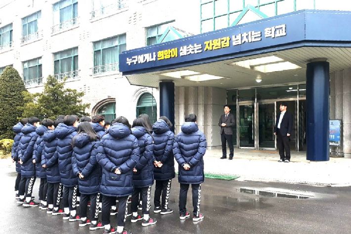 강원도 화천정보산업고등학교 여자축구부 일단 존치 결정