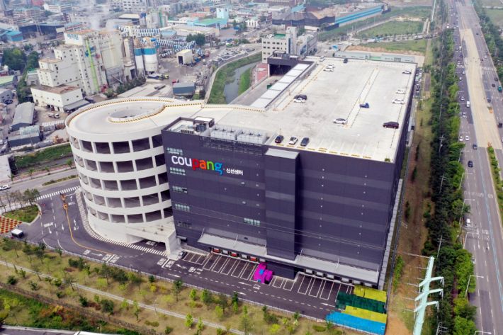 서울 신규 확진 최소 11명…구로구서 쿠팡 물류센터 확진자