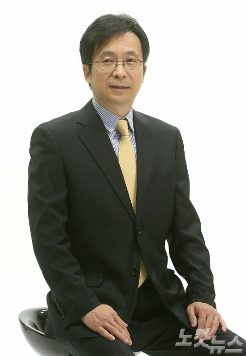 24년차 교수가 자기돈들여 책낸 사연은?