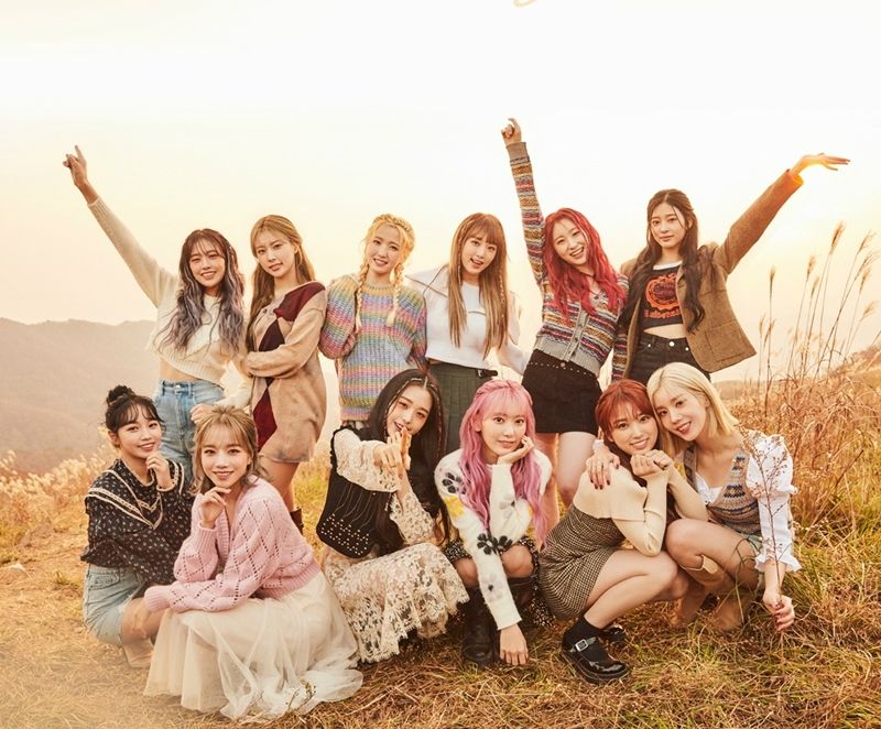 컴백 아이즈원, 트랙 리스트 공개…타이틀곡은 파노라마