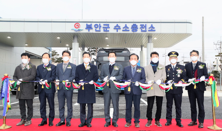 부안군 수소충전소 준공…일일 최대 144대 승용차 충전
