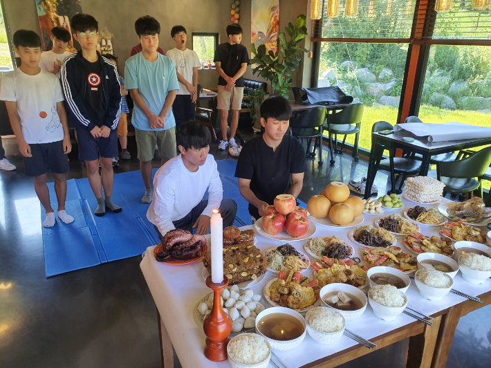 설날에 철원가서 쉴래요…특별한 가족 이야기