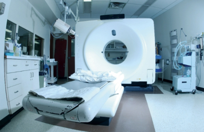 MRI 도중 날아온 산소통 환자 사망…병원 관계자 2명 집유