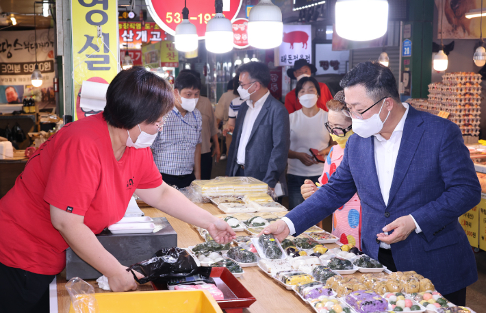 이장우 대전시장, 정림동 자연재해취약지역과 도마큰시장 현장 방문