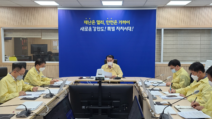 춘천 양돈농장서 아프리카돼지열병 확진, 차단방역 총력