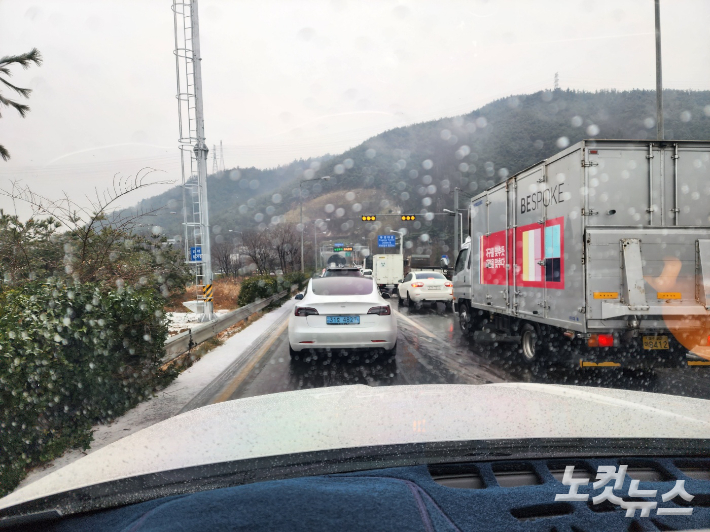 경북 빙판길 교통사고 82건…늑장 제설작업에 시민들 분통