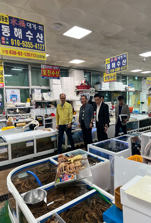 수산물 불안감 해소 안간힘…대경중기청, 영덕 동광어시장 찾아