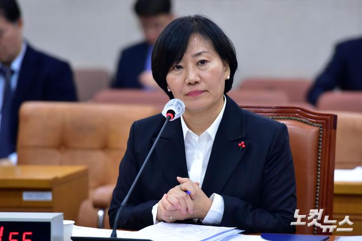 의원 질의받는 송미령 농림축산식품부 장관 후보자