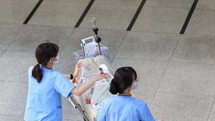 사직한 병원간호사 8할, 5년 이내 경력자…업무과다 최다