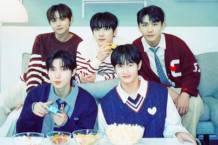 18개월 만의 컴백 DKZ 타이틀곡은 라이크 어 무비