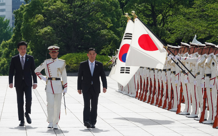 한일 국방장관회담 개최…군사분야 셔틀외교 등 합의
