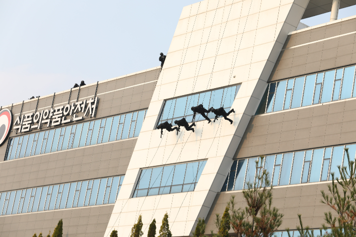 충북경찰청, 오송보건의료행정타운서 대테러 관계기관 종합훈련