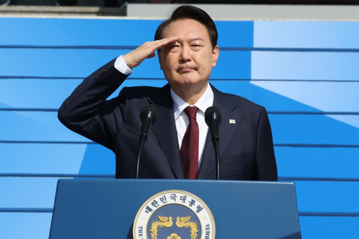 구속 앞에 장사 없다던데…尹 향한 충성심의 유통기한은?