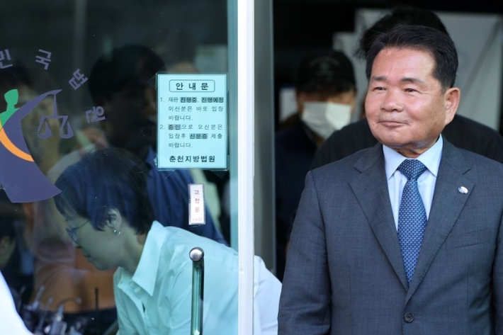 "선거 도왔지만 청탁은 없었다" 신경호 강원교육감 혐의 전면 부인