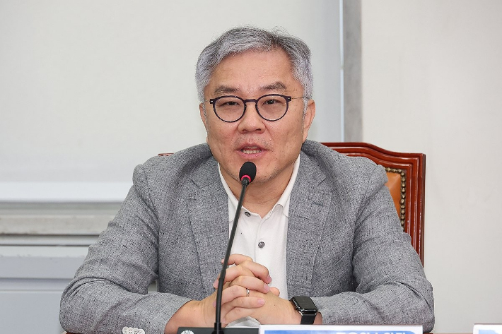 최강욱 후임에 3선 김영진…국힘 