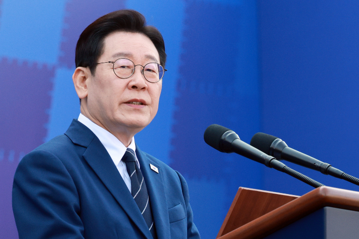 李대통령 "BTS 공연 암표 거래 신고해달라"[영상]