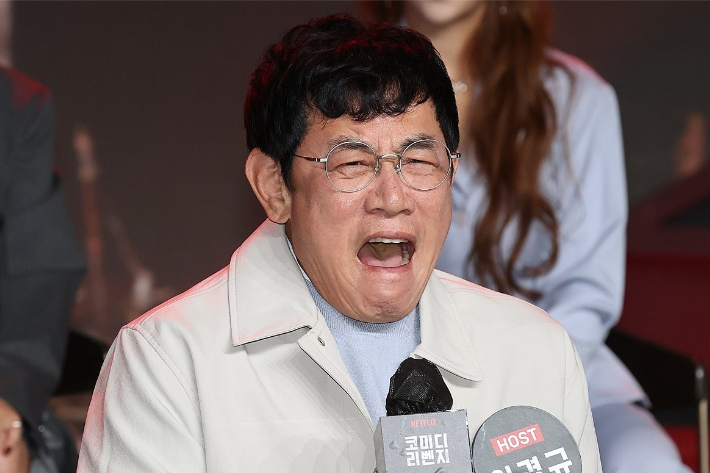 "뇌졸중? 화나서 목 쉰 것" 이경규, 건강 이상설 직접 해명