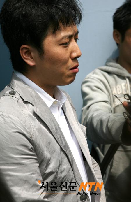 [NOW 포토] 침통한 표정의 가수 일락