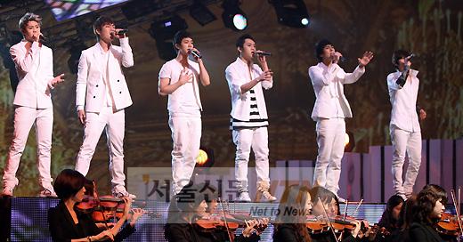 [NTN포토] 비스트, ‘오케스트라와 합동공연’