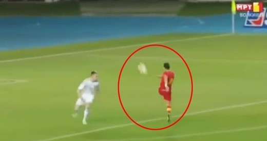 절묘하게 들어가는 ‘환상적인’ 자책골 화제