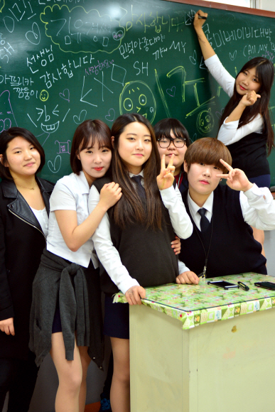 “차별 없이 혼내주는 선생님… 처음이었어요”