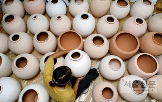 [포토 다큐] 태초의 불 깃든 소박미…사람 사는 온기를 담다