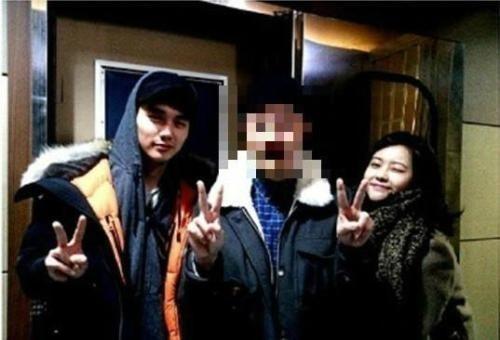 조선마술사 고아라 유승호, 후드 차림에 함께 연극 보고 ‘찰칵’ 무슨 관계?
