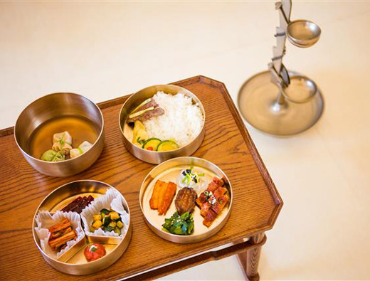 수라상 맛보고 국악공연 관람… 경복궁 ‘별빛야행’ 해보시렵니까