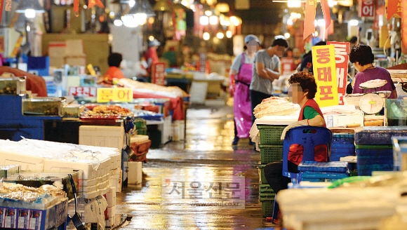 추석 앞인데도 유통 40% 뚝… 노량진 수산시장 한숨