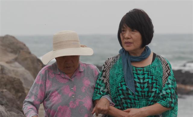 두 어머니 모시고 살아온 효부·효녀
