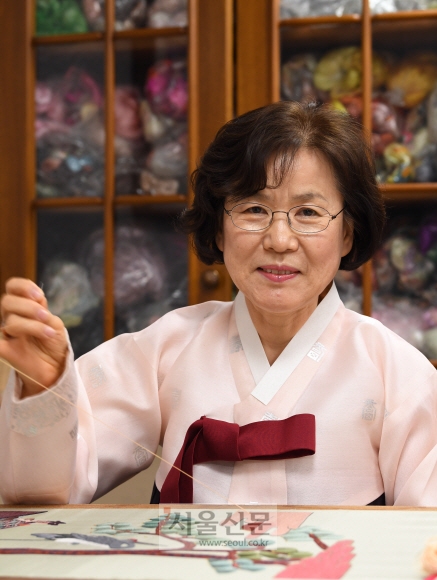 김영이 자수 개인전 “바늘 한 땀·한 선에 하나 된 마음”