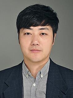 [오늘의 눈] 정보 유출에 악성코드까지… ‘위기의 페북’/김민석 산업부 기자