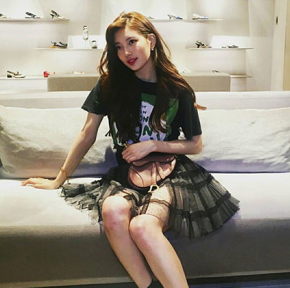 [포토] 수지, ‘인형이 앉아 있는 줄…’