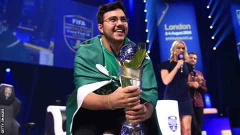 사우디 알도사리 FIFA e월드컵 우승, 외질도 “한 수 가르쳐줘”