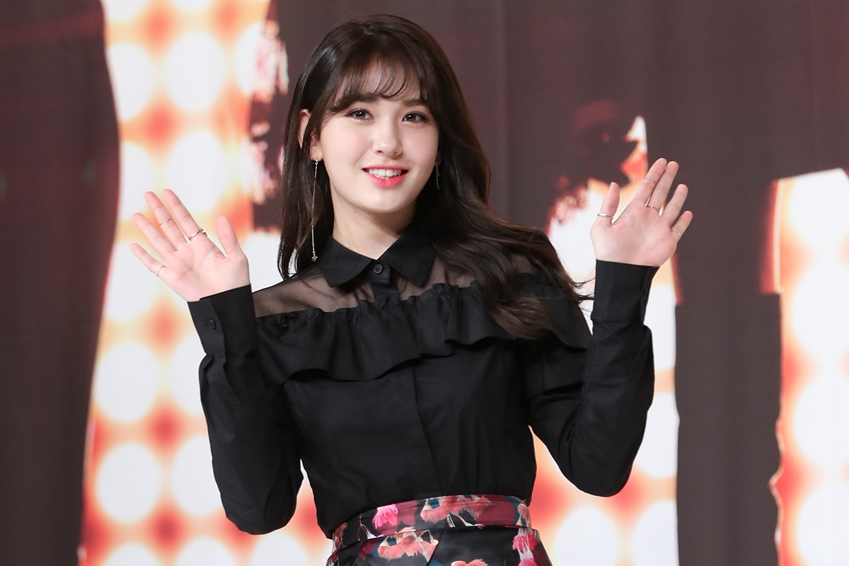 전소미, JYP 떠나 YG 산하 더블랙레이블 계약…“솔로 데뷔 전망”
