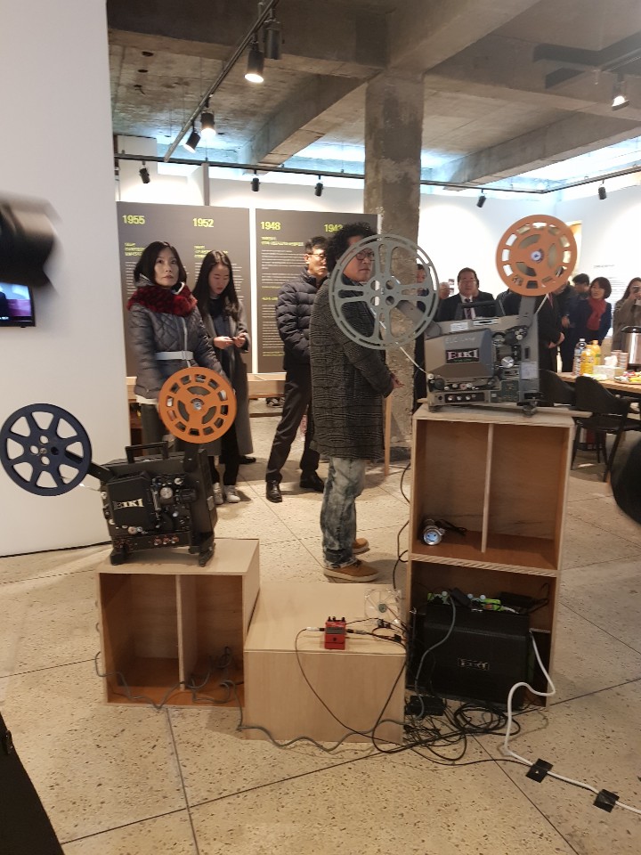 국내 최초 사진기 제작한 ‘동남사 사진기 전시관’ 개관