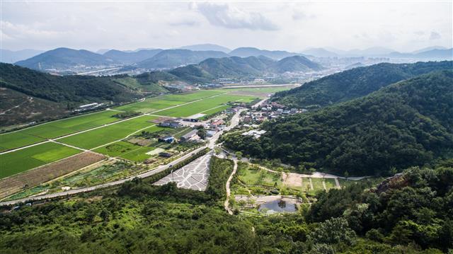 盧 전 대통령 출생·귀향·서거한 ‘대통령 마을’… 年 100만명 찾는다