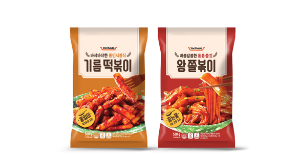 롯데슈퍼·칠갑농산, 떡볶이 2종 출시…최신 트렌드 뉴트로 감성 맞춰 ‘눈길’