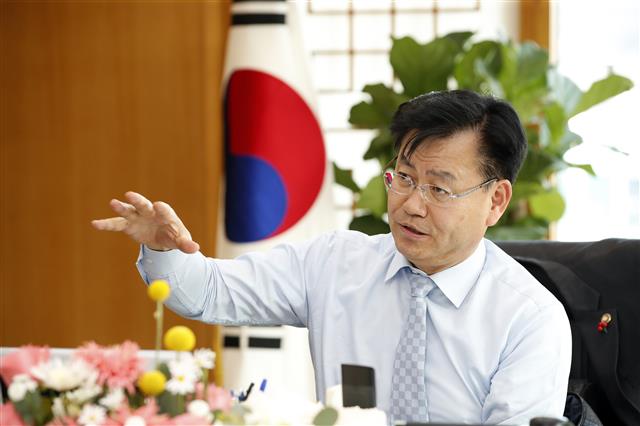“고온 극복 혁신형 쿨링하우스 개발…우리 스마트팜 기술로 중동에 수출”
