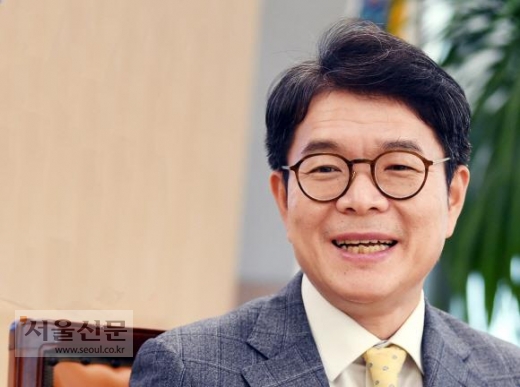 “서울 유일 3선 구청장 무게 느껴… 吳시장 정책 성동에 맞게 잘 활용” [민선 8기 단체장에게 듣는다]