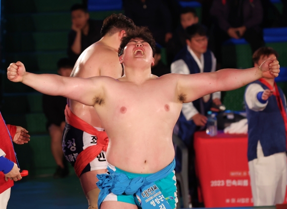 김민재는 역시 모래판 괴물, 고교 시절 최강 라이벌 넘어 4개 대회 연속 우승