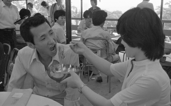 [사진창고]농촌총각-도시처녀 맞선현장(80년대판 ‘나는솔로’)