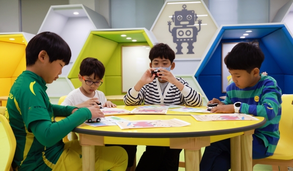 급한 일 생긴 워킹맘, 아이 맡기러 돌봄 센터로…부산 ‘24시간 늘봄’ 가보니