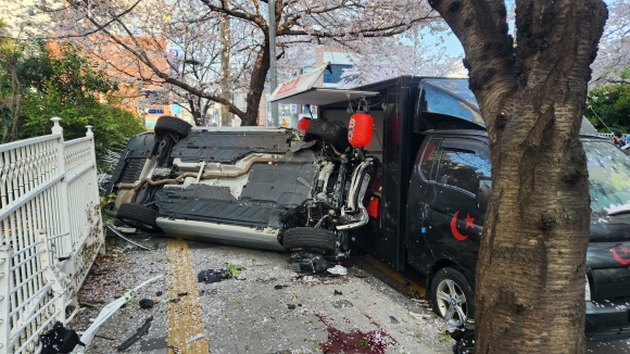 부산서 70대 운전 차량 인도 돌진…보행자 1명 사망