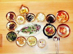 [새로운 食문화를 찾아서](11) 산야초 전문식당 죽림산방