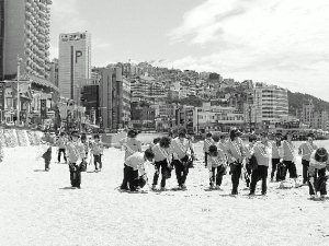 [포토뉴스] 해운대 해수욕장 청소