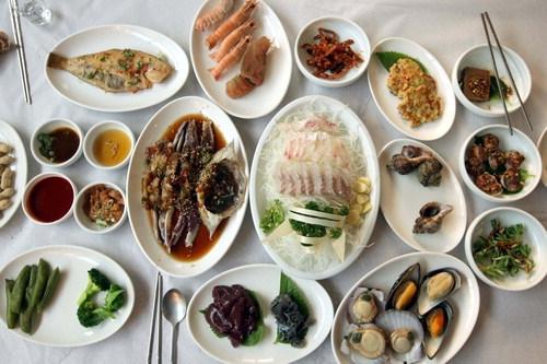 [입이 즐겁다] 도다리 쑥국,충무김밥,굴요리…
