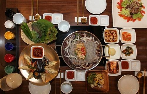 풍성한 상차림, 더 화려한 맛의 향연